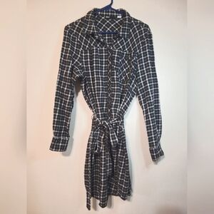 BDG Urban Outfitters Large black white plaid flannel longsleeve t-shirt dress